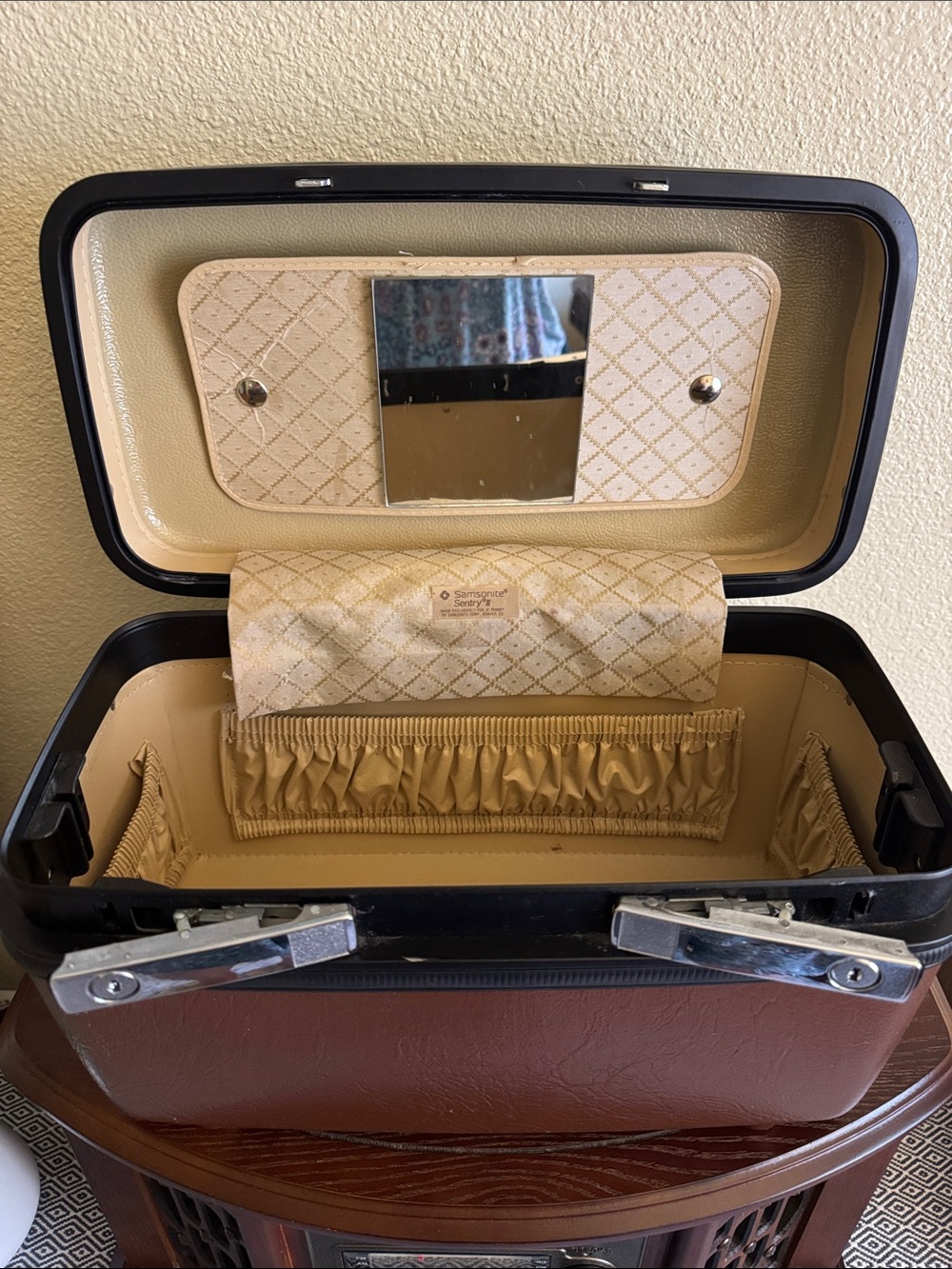 Samsonite Mocha Brown Train Case